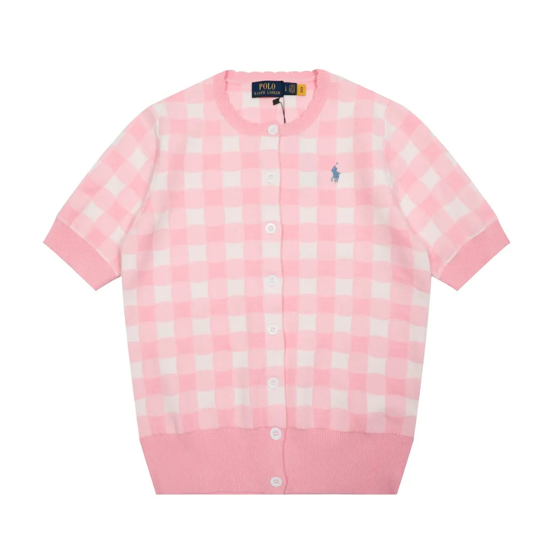 P166 💰 "Top quality" Style number: DS115# (on sale all year round) [Ralph Lauren plaid jacquard basic pony embroidered logo knitted cardigan short-sleeved] ✅Ralph Lauren all-match goddess style plain plaid knitted cardigan short-sleeved for all seasons ✅Main provider of platform live broadcast Wholesale entities ✅ZP quality 1:1 version Scan the code to enter the GF website Counter quality ✅Detailed quality The only one in Guangzhou Imported quality cotton yarn, focusing on high-end, cost-effective, good quality needless to say ✅The version restores the original version, loose, comfortable and stress-free, simple is high-end, classic is eternal, ✅The upper body is simple and easy to match, a must-have for goddess ootd. Good-looking clothes are never picky. A must-have in the goddess' wardrobe. Size: S-L Color: Navy Gray Yellow Pink Light Blue Red